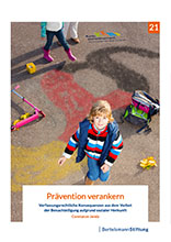 Prävention verankern. Verfassungsrechtliche Konsequenzen aus dem Verbot der Benachteiligung aufgrund sozialer Herkunft /fileadmin/_migrated/wco_publications/cover-praeventionsketten-verankern-220px.jpg