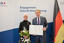 Professorin Dr. Ute Thyen erhält das Bundesverdienstkreuz