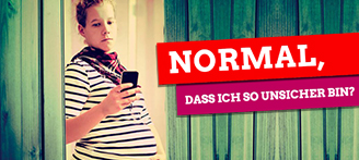Schwangere Frau mit Telefon